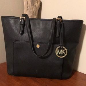 🌿 MICHAEL KORS black tote